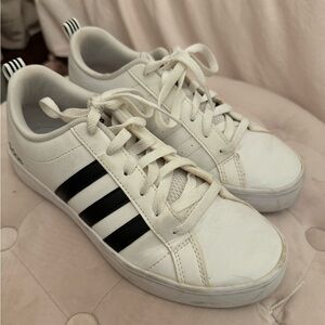 Adidas white casual sneakers, size 6